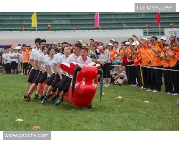 个性化定制足球球星水杯让你随时感受运动激情与荣耀时刻 个性化定制足球球星水杯让你随时感受运动激情与荣耀时刻