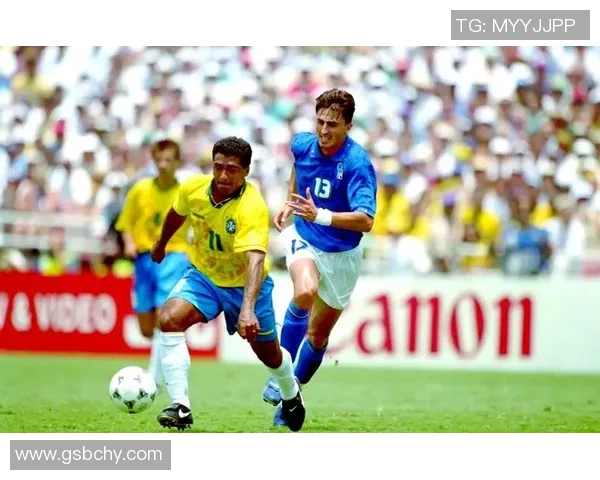 足球球星与家人甜蜜互动瞬间揭晓 爱与温馨背后的真情流露 足球球星与家人甜蜜互动瞬间揭晓 爱与温馨背后的真情流露